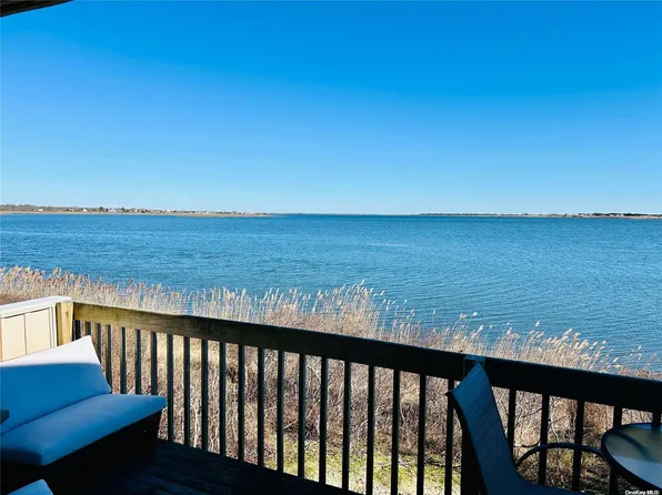 12 Waters Edge #12, Shirley, NY 11967