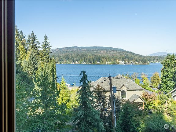 Beautiful Views of Lake Whatcom!>