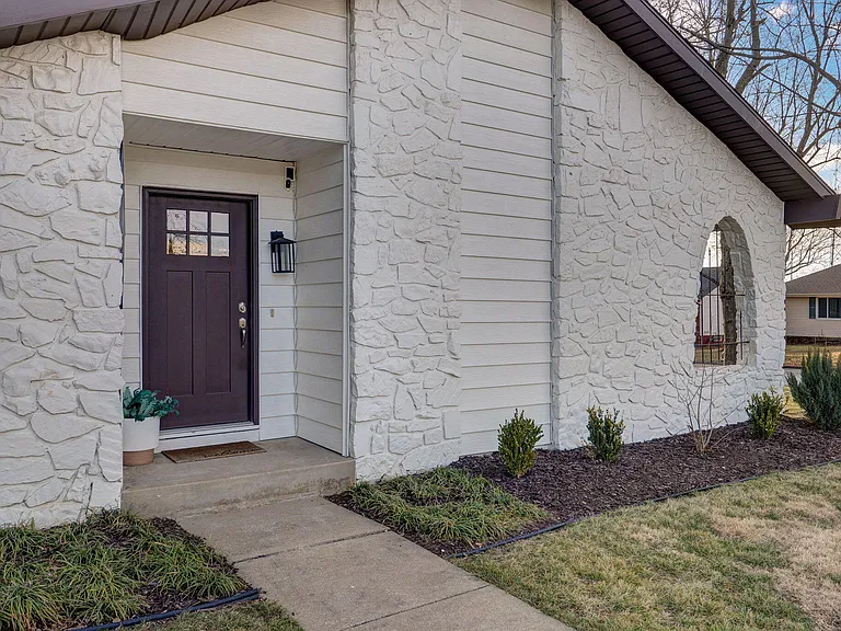4094 S Eaton Ave — Photo 6