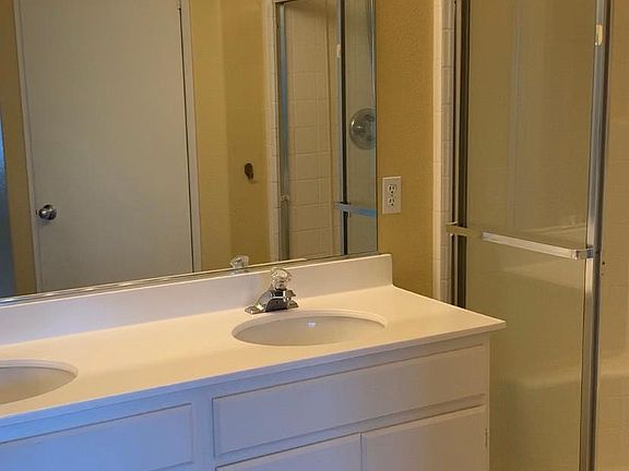 3rd image of 10964 Ivy Hill Dr Unit 1