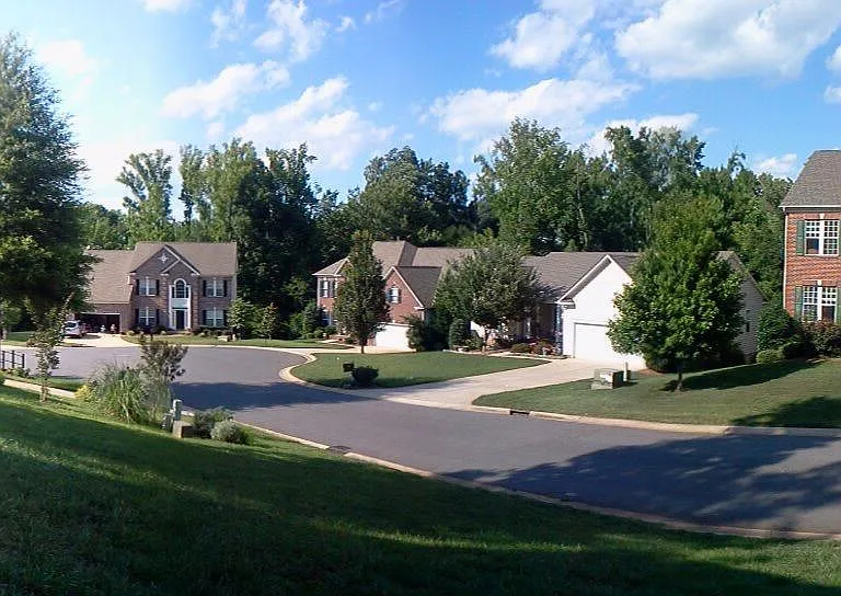 1614 Spandril Ln — Photo 2