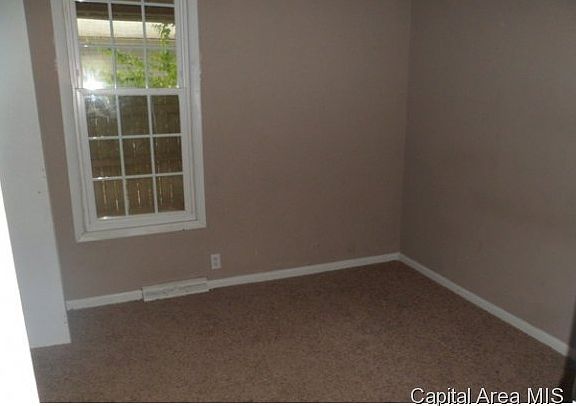 4th image of 718 N 6th St