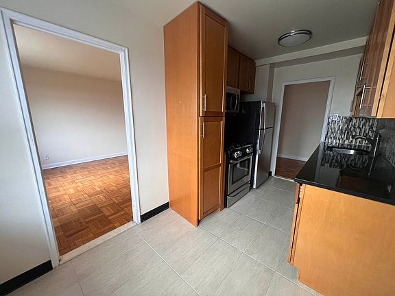 3rd image of 196-74 69th Ave #3