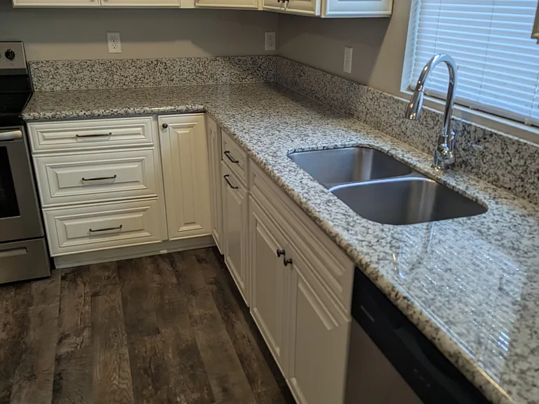 3703 W Saint Louis Ave — Photo 4