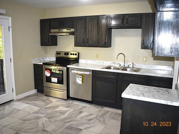 3rd image of 5172 Amberwood Ln