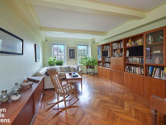 4th image of 90 8th Ave APT 4D