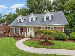 1020 Sweetbriar Rd, High Point, NC 27262