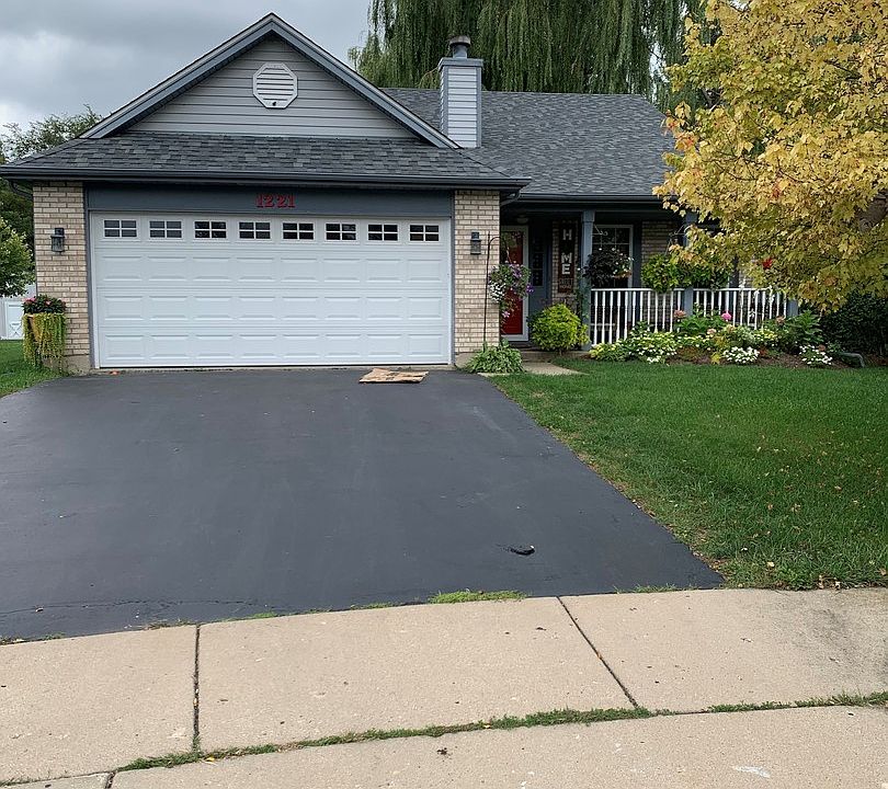 1st image of 1221 Basswood Ct