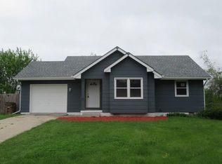 2216 Swan Dr, Norwalk, IA 50211