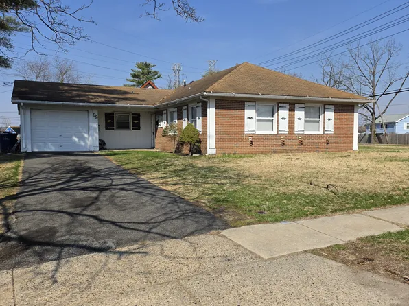 99 Messenger Ln, Willingboro, NJ 08046