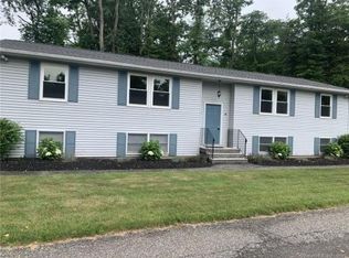 44 Elizabeth St #D, Kent, CT 06757