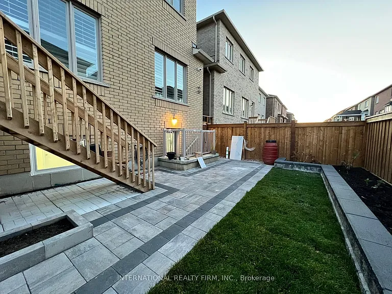 216 Wesmina Ave — Photo 5