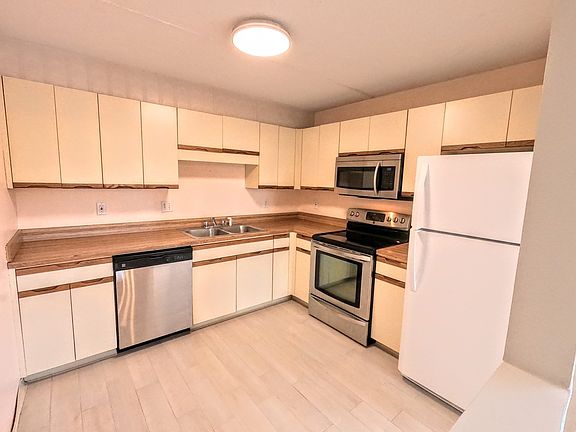 4th image of 200 Cove Way Unit 513