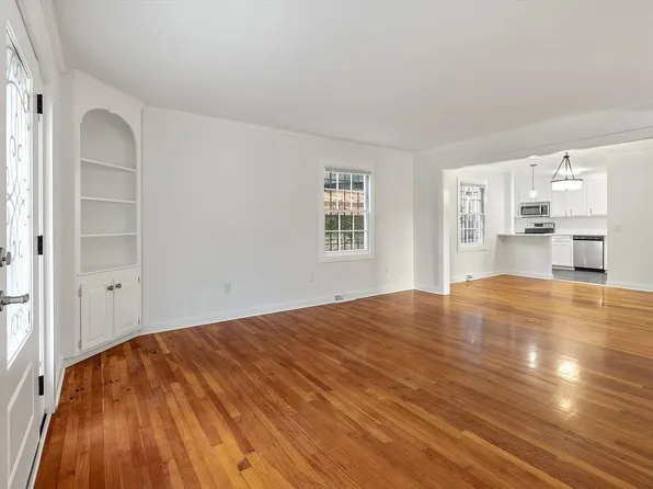 1 Poulnot Ln #B, Charleston, SC 29401