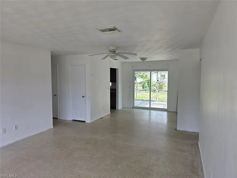33 Broadway Cir — Photo 5