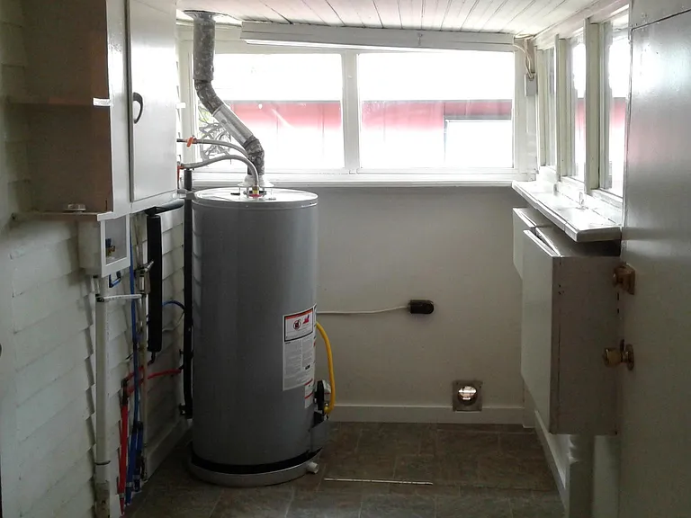 Utility/laundry room
