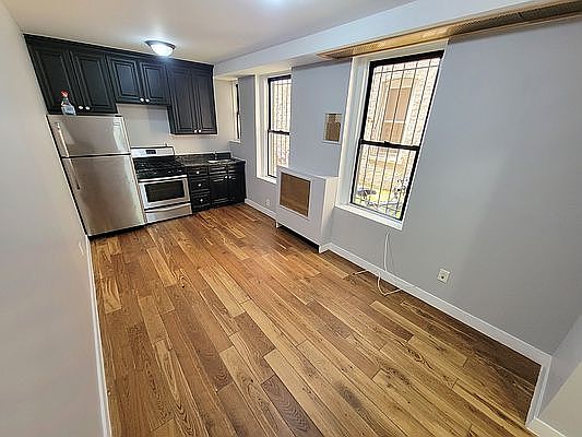 2nd image of 1517 White Plains Rd #A