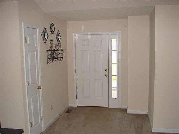4th image of 14 Country Cove Ln