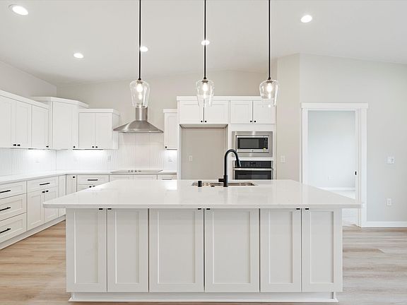 3rd image of 1374 Kalani Ct