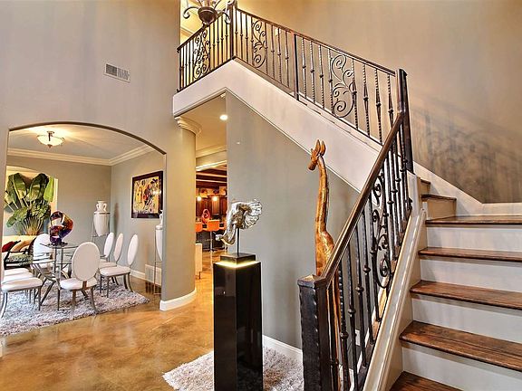 2nd image of 309 McGinnis Cir