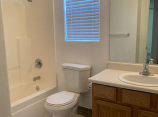 2851 W Sedona Ave, Visalia, CA 93291