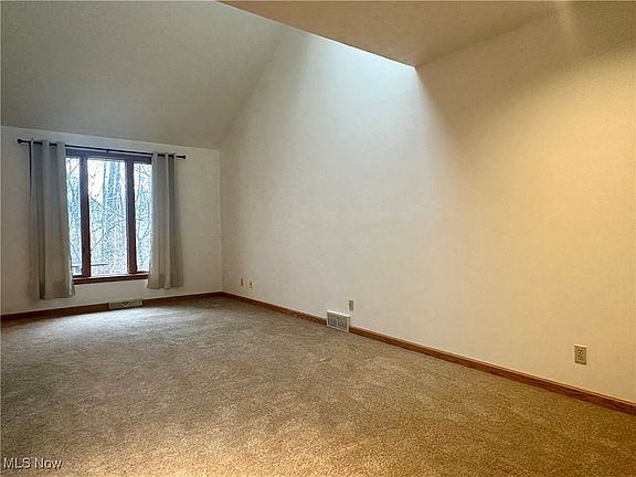4th image of 4461 Willow Creek Dr SE