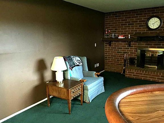 5th image of 2481 Thornhill Dr