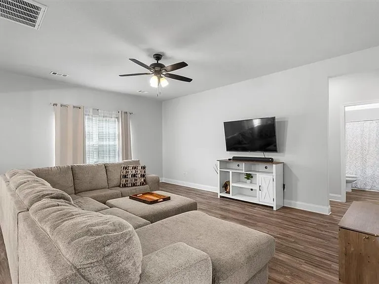 291 Timberlake Dr — Photo 5