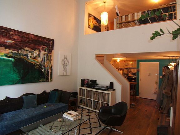 3rd image of 170 Scholes St APT 3B