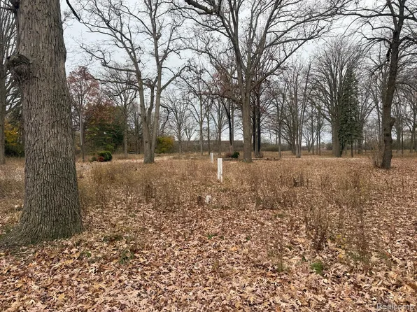 3073 W Dayton St, Flint, MI 48504