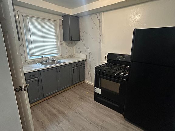 3rd image of 19329 Archdale St