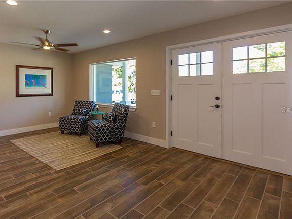 3rd image of 235 S Garden Cir