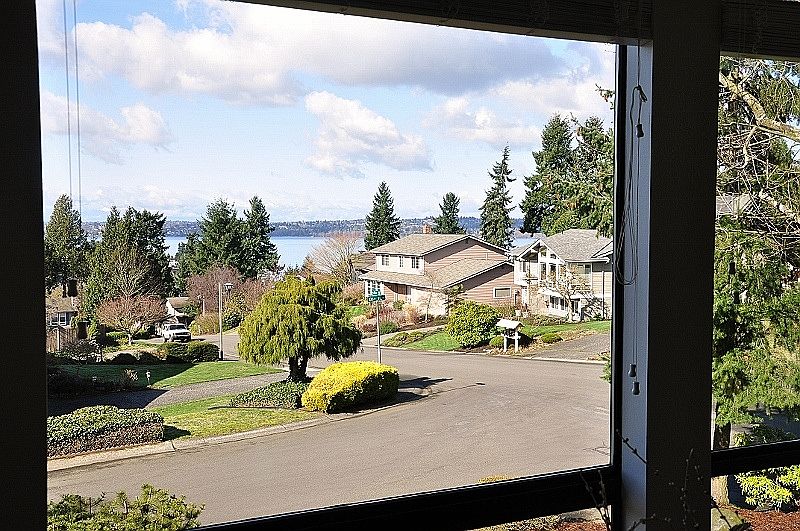 1st image of 4316 106th Pl NE