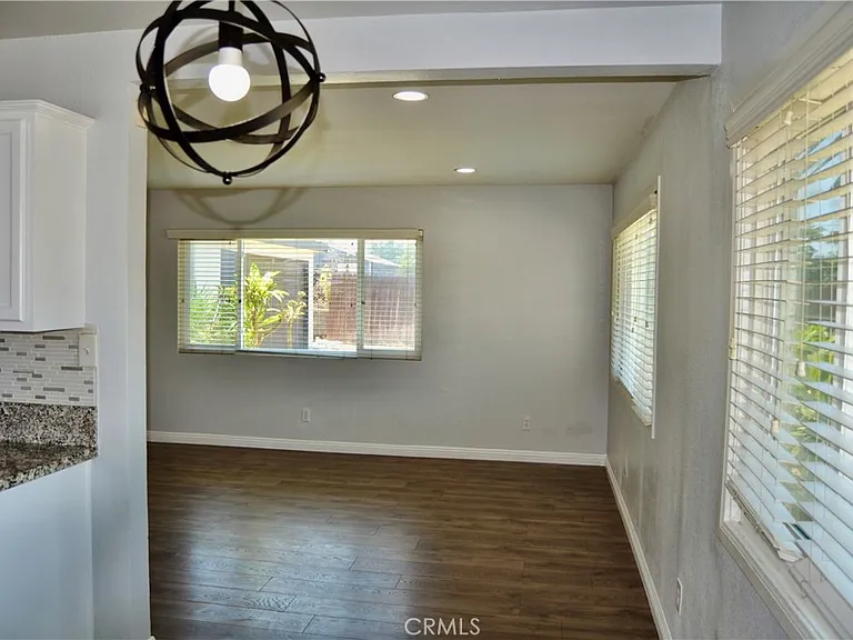 894 N Orange St — Photo 37