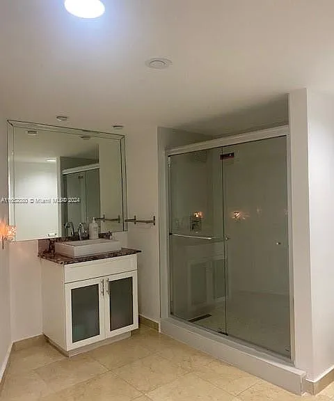 1000 Island Blvd #2702 — Photo 8