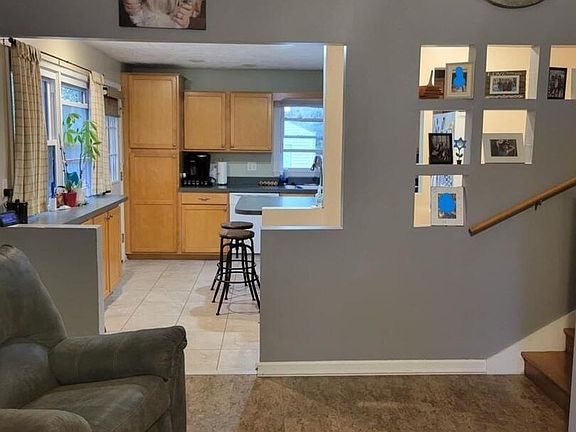 4th image of 217 S Gray Dr