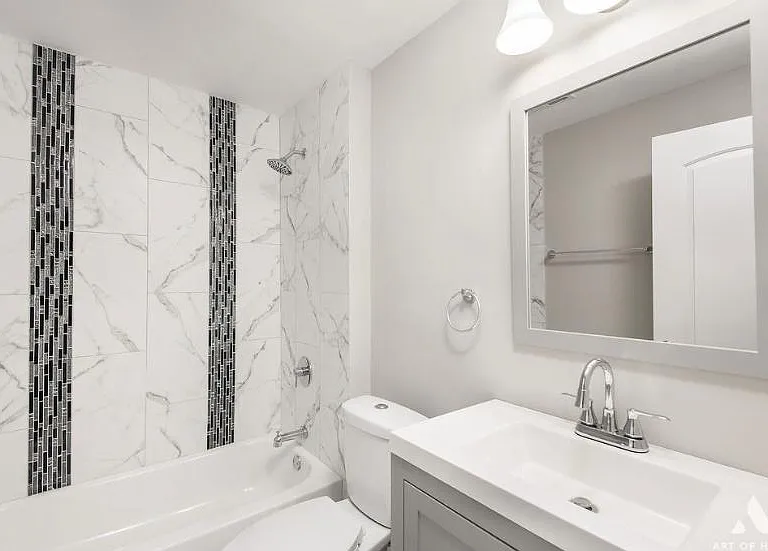 8722 S Buffalo Ave #3 — Photo 3