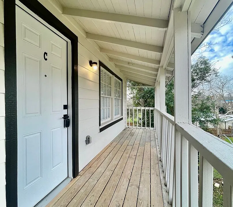 407 Sarah St #C