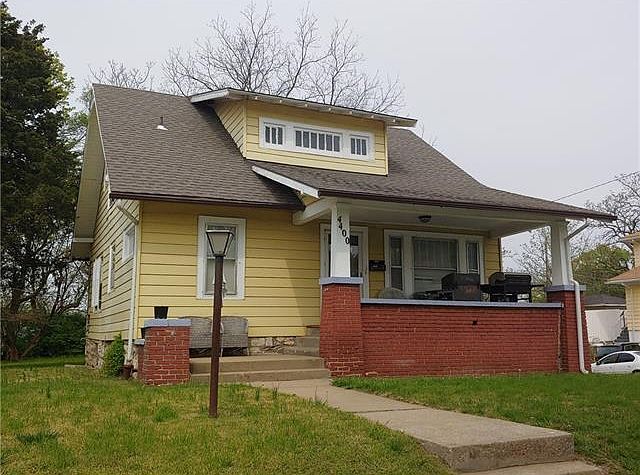 2nd image of 4400 Bellefontaine Ave