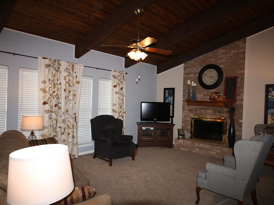 1st image of 2601 Fleetwood Dr