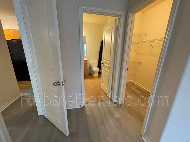 8290 Gate Pkwy #310 — Photo 27