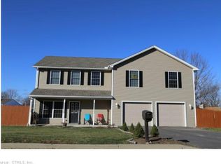 34 Red Maple Ln, Waterbury, CT 06704