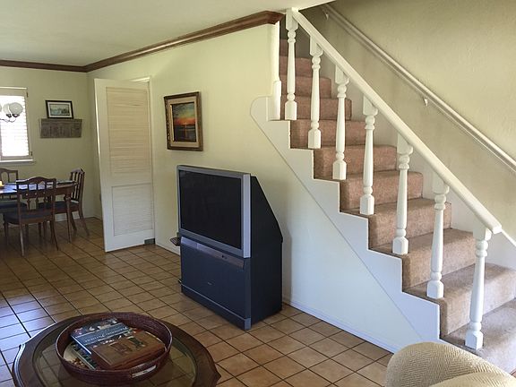 2nd image of 5121 NW 27th St