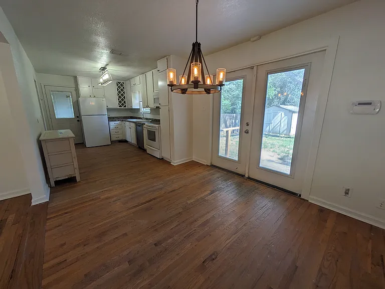 549 W Merriweather St — Photo 7