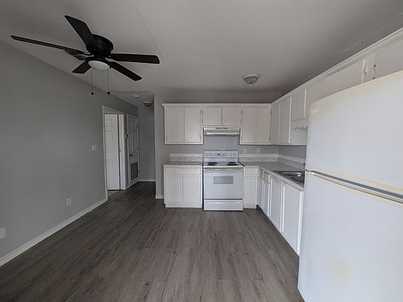 3rd image of 3304 Palm Leaf Cir #2