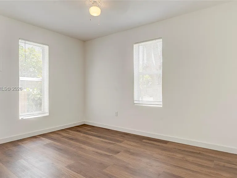 1085 NE 128th Street Front #FRONT — Photo 15