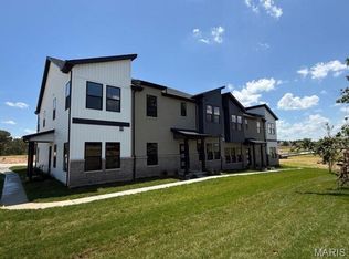 491 Ginger Dr, Saint Peters, MO 63303