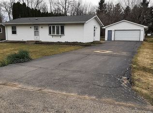 204 N Swift St, Winnebago, IL 61088