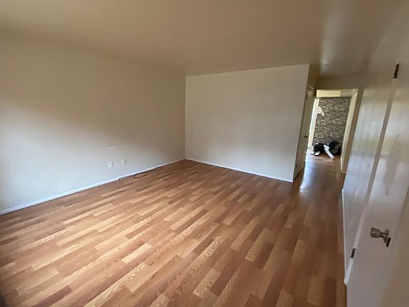 2nd image of 3307 Ashland St