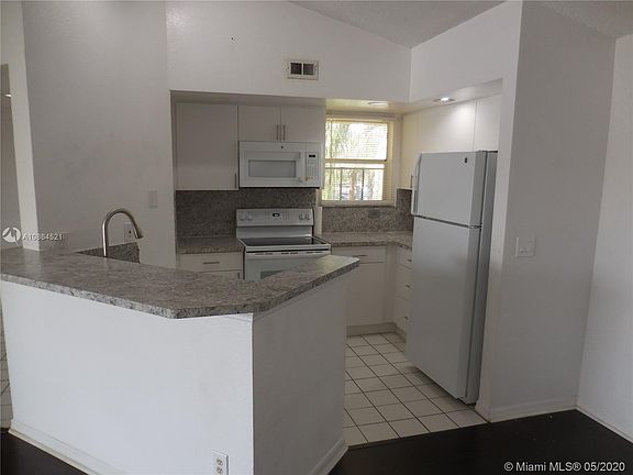 4th image of 12950 Vista Isles Dr APT 421